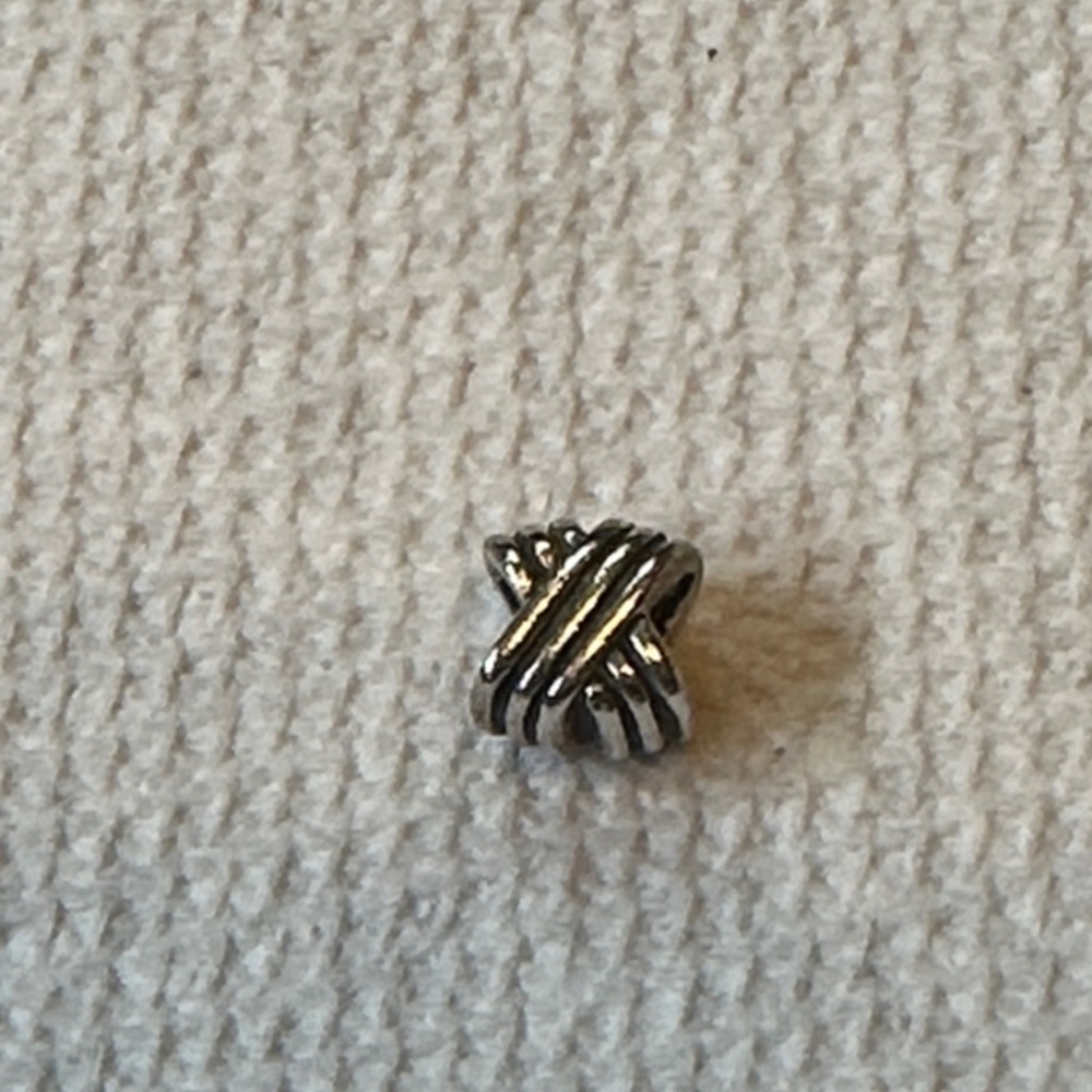 Chamilia Criss Cross Kisses Sterling Silver Charm